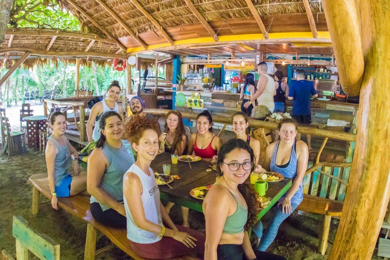 Playa 506 Beachfront Hostel Puerto Viejo de Talamanca Екстериор снимка