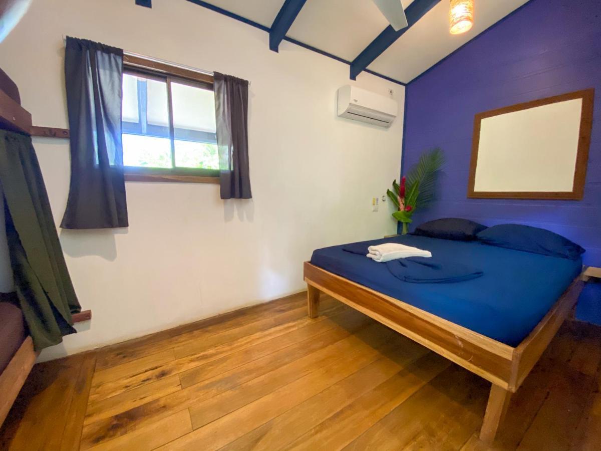 Playa 506 Beachfront Hostel Puerto Viejo de Talamanca Екстериор снимка