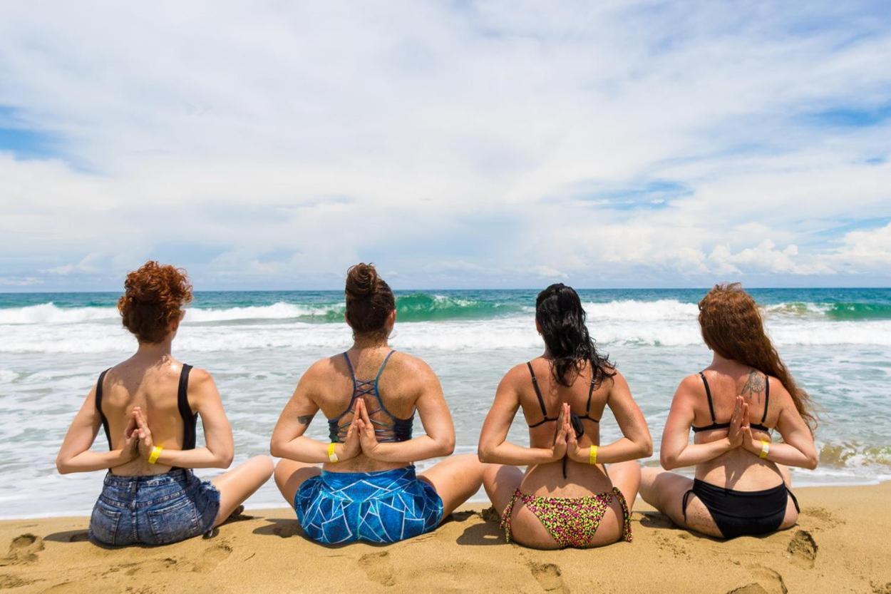 Playa 506 Beachfront Hostel Puerto Viejo de Talamanca Екстериор снимка