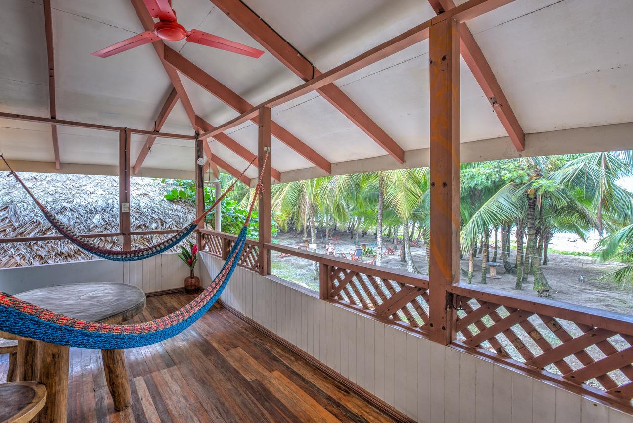 Playa 506 Beachfront Hostel Puerto Viejo de Talamanca Екстериор снимка